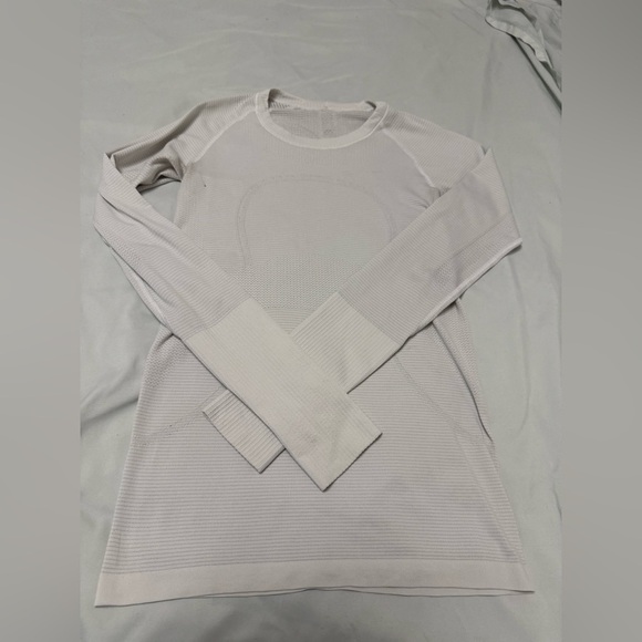 Lululemon Swiftly Tech Long Sleeve *Some Stains* - Picture 6 of 8